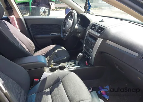 2010 Ford Fusion Se z USA, uszkodzony, nr VIN 3FAHP0HAXAR426426